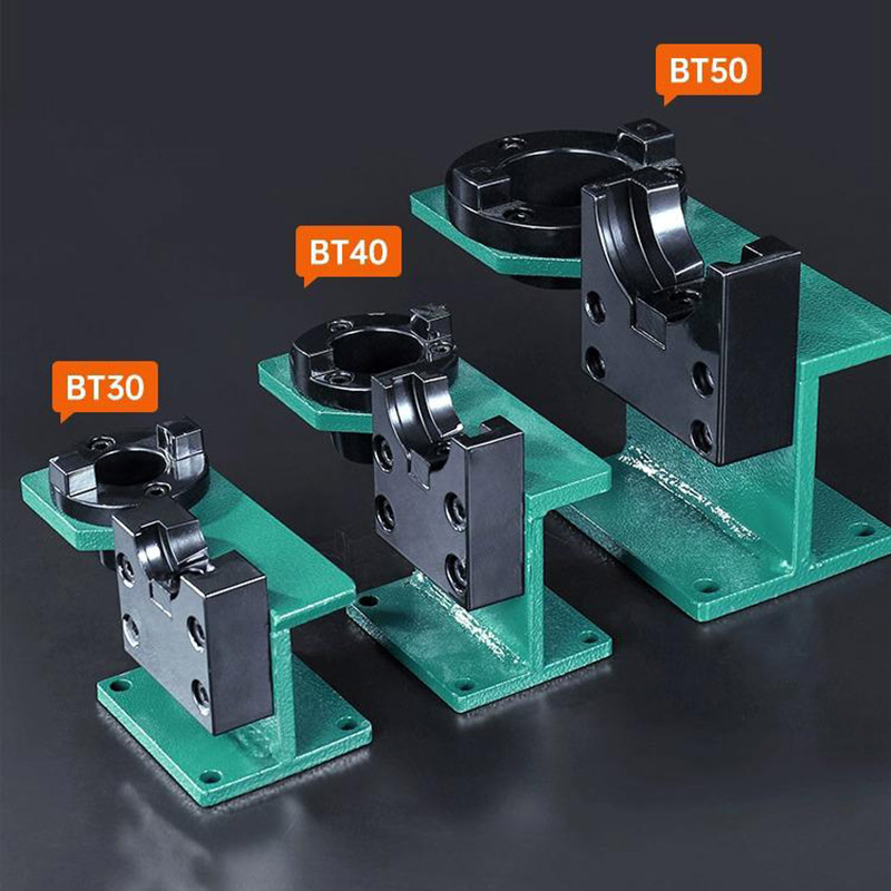 Iron tool holder D1-03 BT50